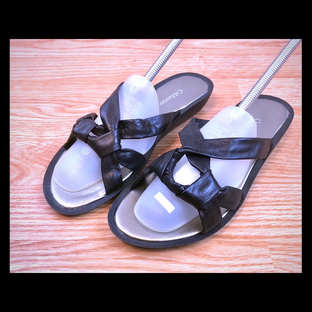 Coldwater Creek Black Leather Flat Sandals Size 6